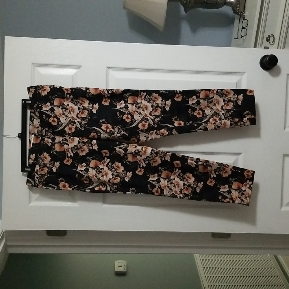 Ankle pants